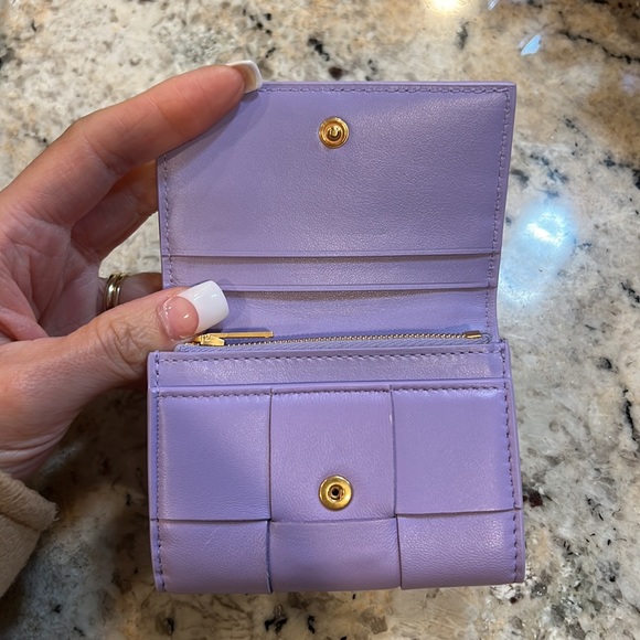 Bottega Veneta Small Envelope CaRd Case “Wisteria” - Picture 4 of 14